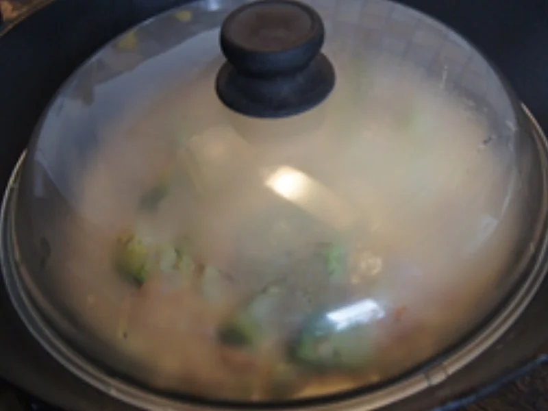 Garnelen-Brokkoli-Wok mit gelben Basmatireis - Rezept - Bild Nr. 10