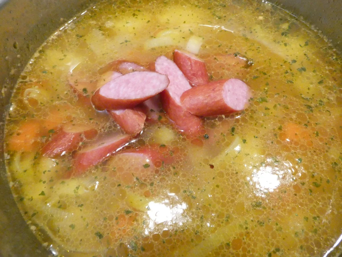 Rezept: Gemüsesuppe mit Rinderhackfleisch und Kabanossi Bild Nr. 16219 Gemüsesuppe mit Rinderhackfleisch und Kabanossi - Rezept - Bild Nr. 16219