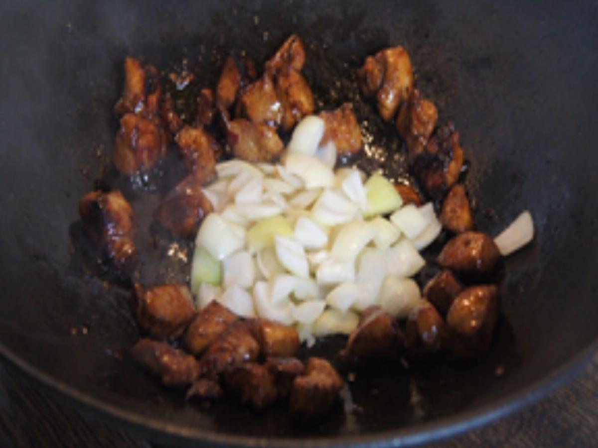 Hähnchenbrustfilet mit Champignons, Paprika und Basmatireis - Rezept - Bild Nr. 16220