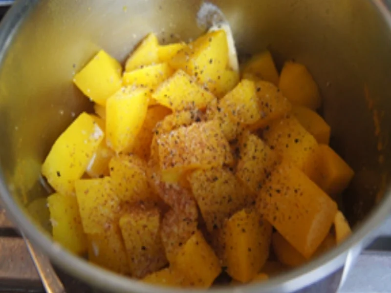 Rezept: Kabeljaufilet mit Garnelen, Rote-Bete-Salat und Kartoffelstampf Bild Nr. 12 Kabeljaufilet mit Garnelen, Rote-Bete-Salat und Kartoffelstampf - Rezept - Bild Nr. 12