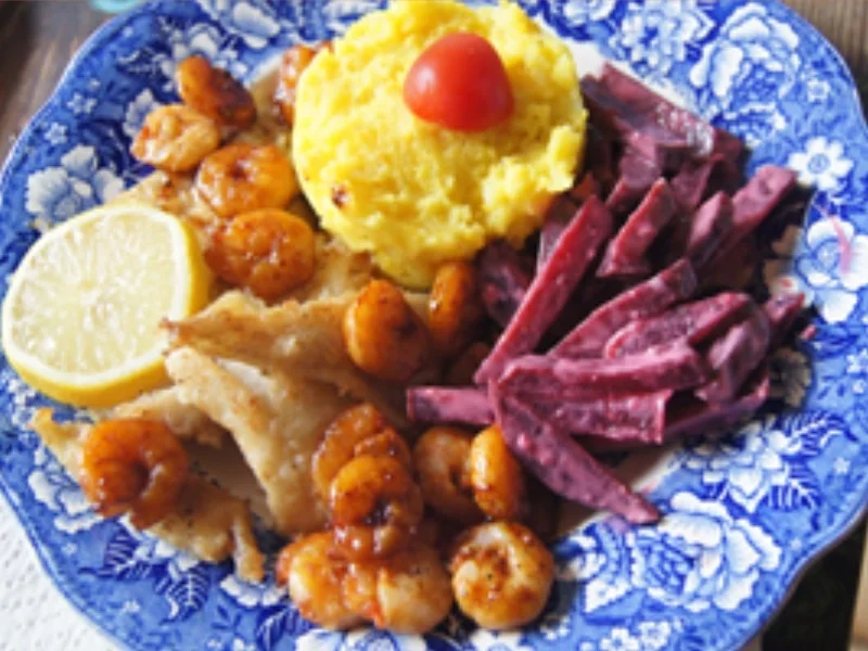 Rezept: Kabeljaufilet mit Garnelen, Rote-Bete-Salat und Kartoffelstampf Bild Nr. 13 Kabeljaufilet mit Garnelen, Rote-Bete-Salat und Kartoffelstampf - Rezept - Bild Nr. 13