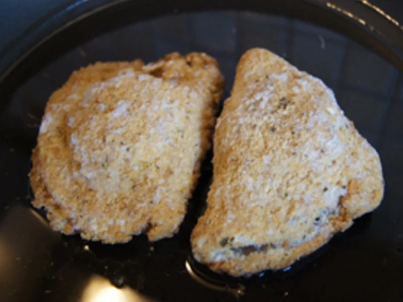 Schnitzeltasche griechischer Art mit Rahm-kohlrabi und Kümmel-Drillingen - Rezept - Bild Nr. 16266