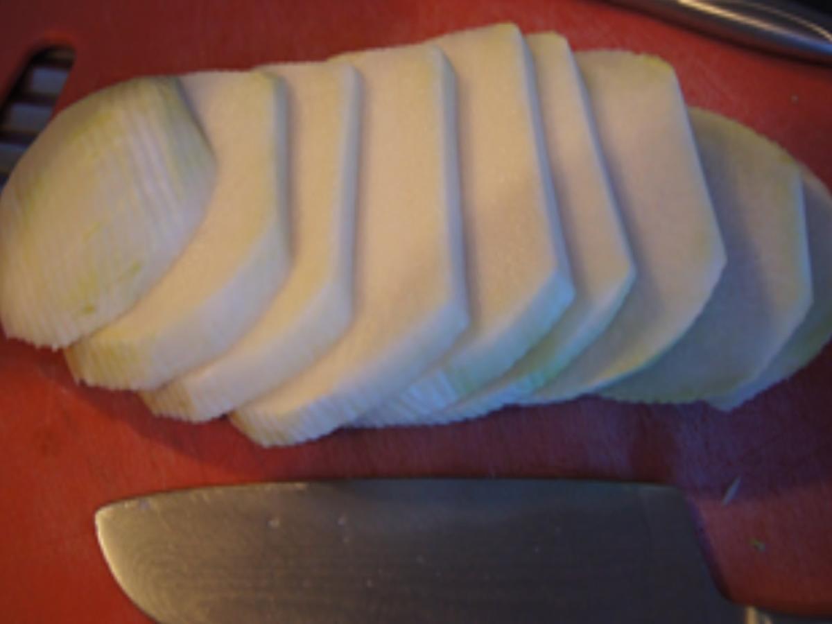 Schnitzeltasche griechischer Art mit Rahm-kohlrabi und Kümmel ...