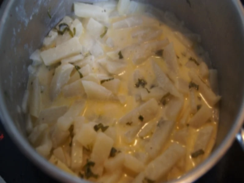 Schnitzeltasche griechischer Art mit Rahm-kohlrabi und Kümmel-Drillingen - Rezept - Bild Nr. 16273