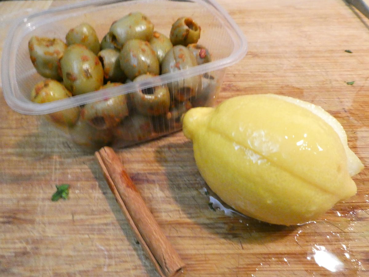 Hähnchen Tajine mit Salzzitrone und Oliven auf Couscous - Rezept - Bild Nr. 16259