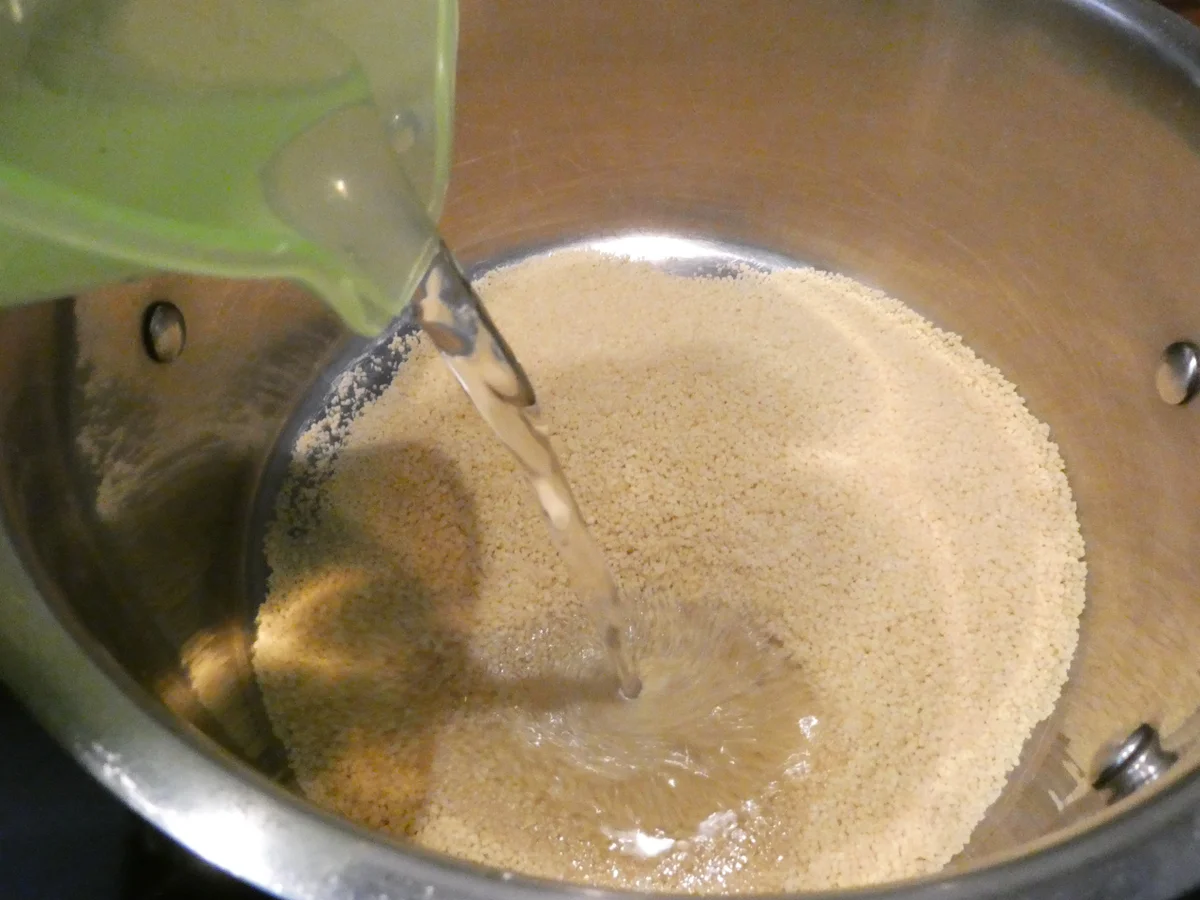 Hähnchen Tajine mit Salzzitrone und Oliven auf Couscous - Rezept - Bild Nr. 16262