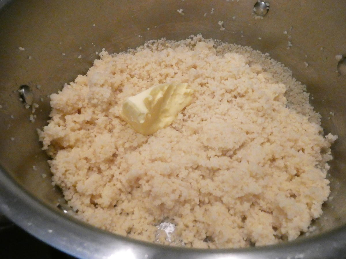 Hähnchen Tajine mit Salzzitrone und Oliven auf Couscous - Rezept - Bild Nr. 16263