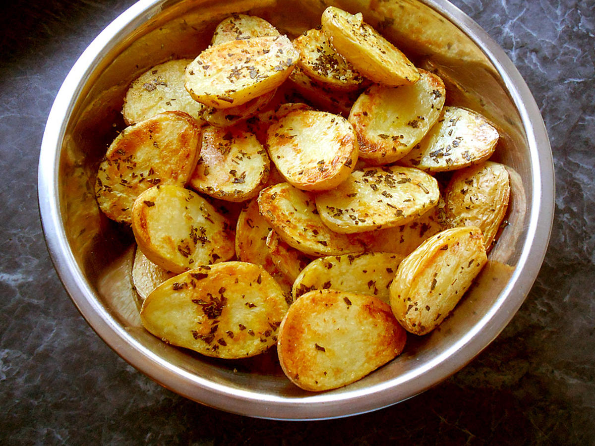 Rosmarin-Kartoffeln aus dem Ofen - Rezept - kochbar.de