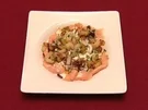 Lauwarmes Lachs-Carpaccio mit Honig-Senf-Soße (Ralf Kühler) - Rezept