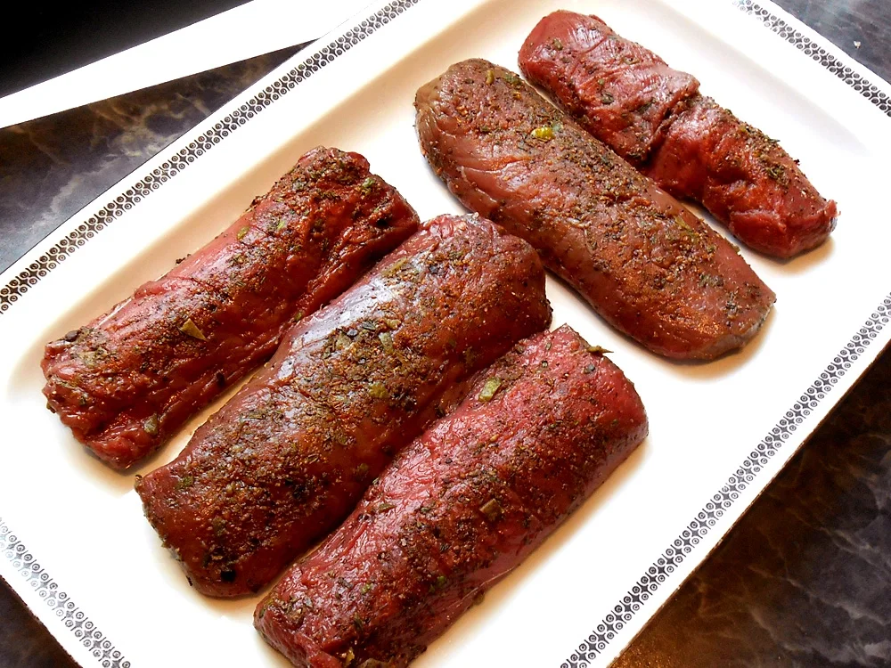 Rehrücken  mit Mandel-Preiselbeerklößen und Rotkohl im Bratapfel - Rezept - Bild Nr. 16255