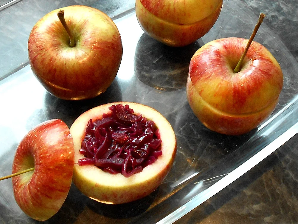Rehrücken  mit Mandel-Preiselbeerklößen und Rotkohl im Bratapfel - Rezept - Bild Nr. 16257