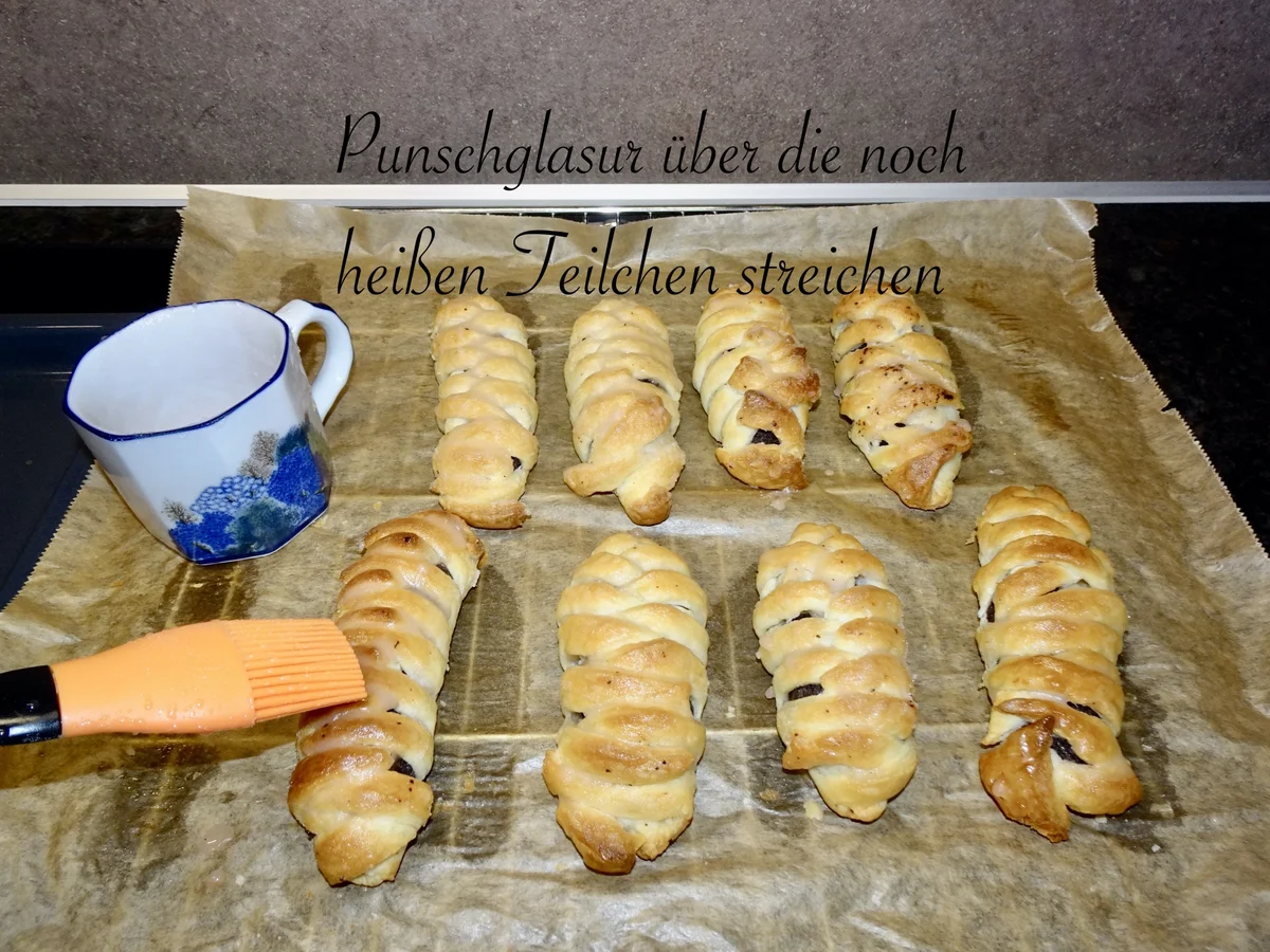kleine Blätterteig Flechtstrudel mit Mohnfülle - Rezept - Bild Nr. 16259