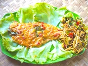 Doradenfilet mit Erdnuss-Sauce und saftigen bunten Nudeln - Rezept - Bild Nr. 2