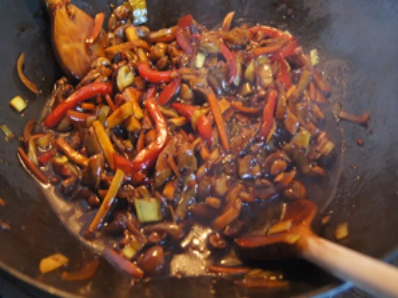 Rezept: Nudeln mit Schweinefilet und Gemüsemix Bild Nr. 11 Nudeln mit Schweinefilet und Gemüsemix - Rezept - Bild Nr. 11