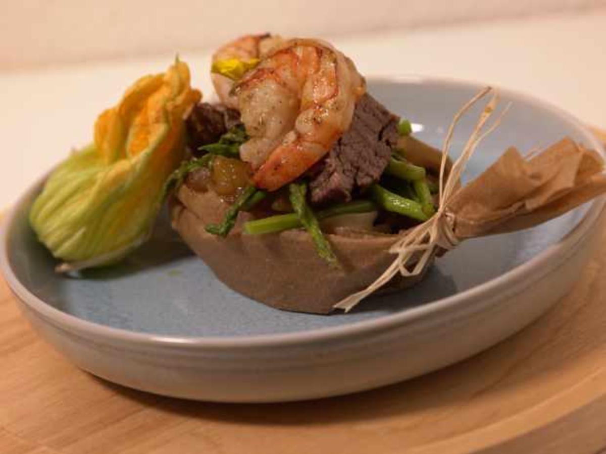 Surf &amp; Turf Schiffchen mit Thailändischem Babyspargel - Rezept - kochbar.de