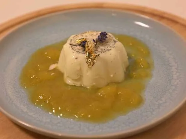 Lavendel-Pannacotta mit Mangosoße - Rezept - Bild Nr. 2