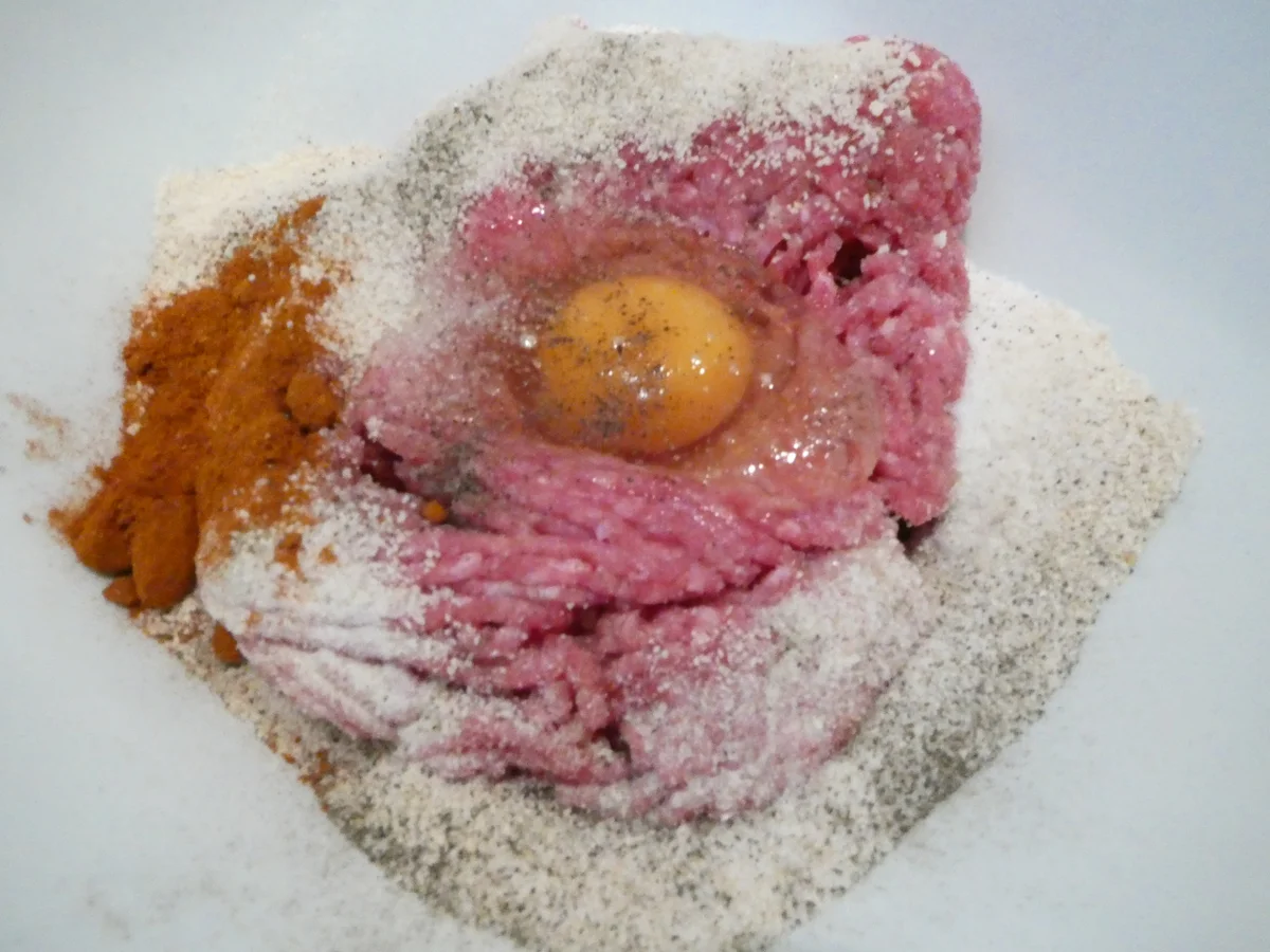 Hackbällchen-Gemüse-Pfanne auf Reis - Rezept - Bild Nr. 16256