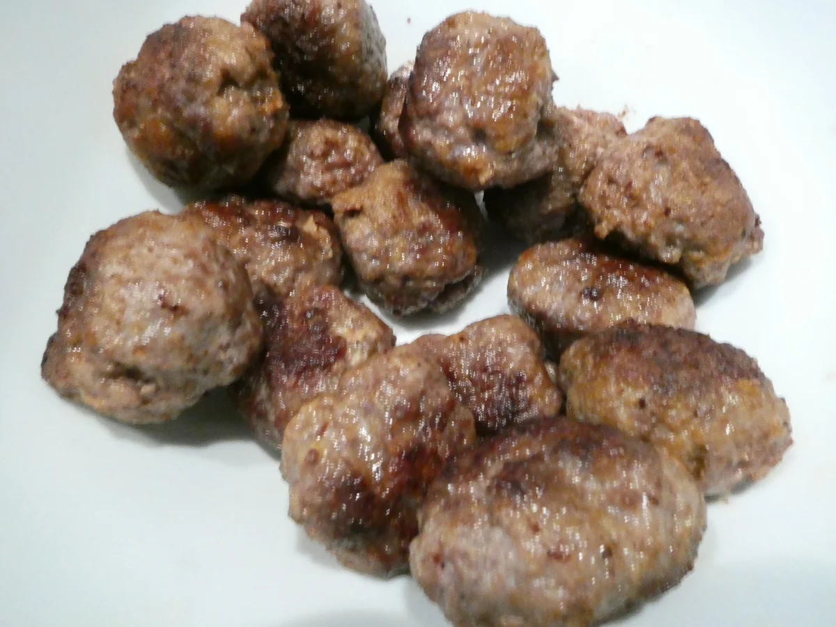 Hackbällchen-Gemüse-Pfanne auf Reis - Rezept - Bild Nr. 16259