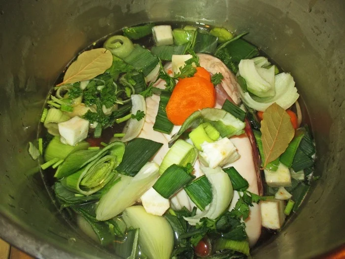 Rezept: Eisbein mit Senfsoße ostdeutscher Art - kulinarische Weltreise 11-2022 Bild Nr. 16286 Eisbein mit Senfsoße ostdeutscher Art - kulinarische Weltreise 11-2022 - Rezept - Bild Nr. 16286