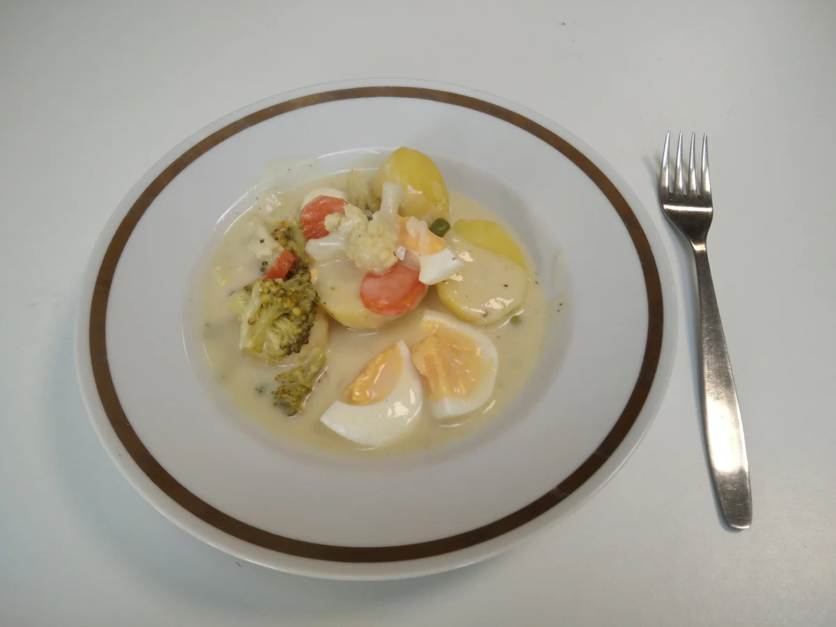 Rezept: Inabs Eierfrikassee mit Kartoffeln Bild Nr. 2 Inabs Eierfrikassee mit Kartoffeln - Rezept - Bild Nr. 2