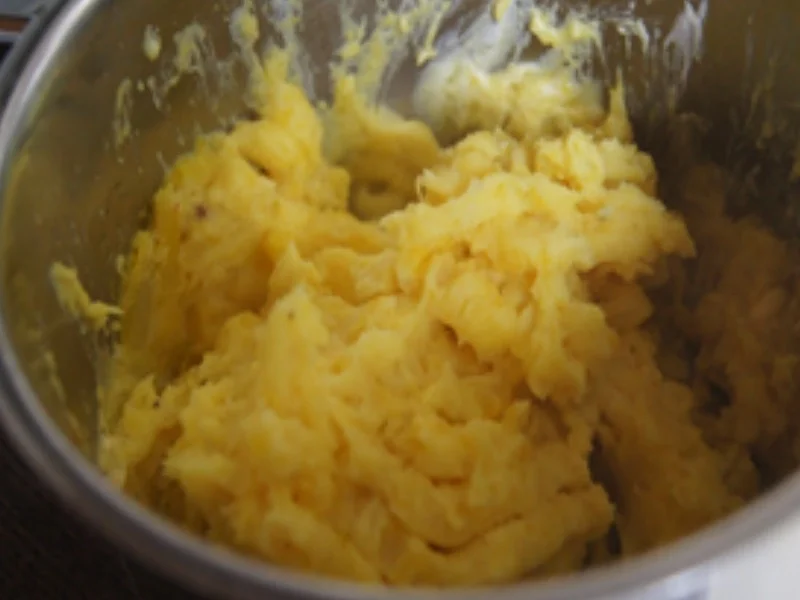 Seelachsfilet à la Bordelaise mit Rote-Bete-Salat und cremigen Kartoffelstampf - Rezept - Bild Nr. 8