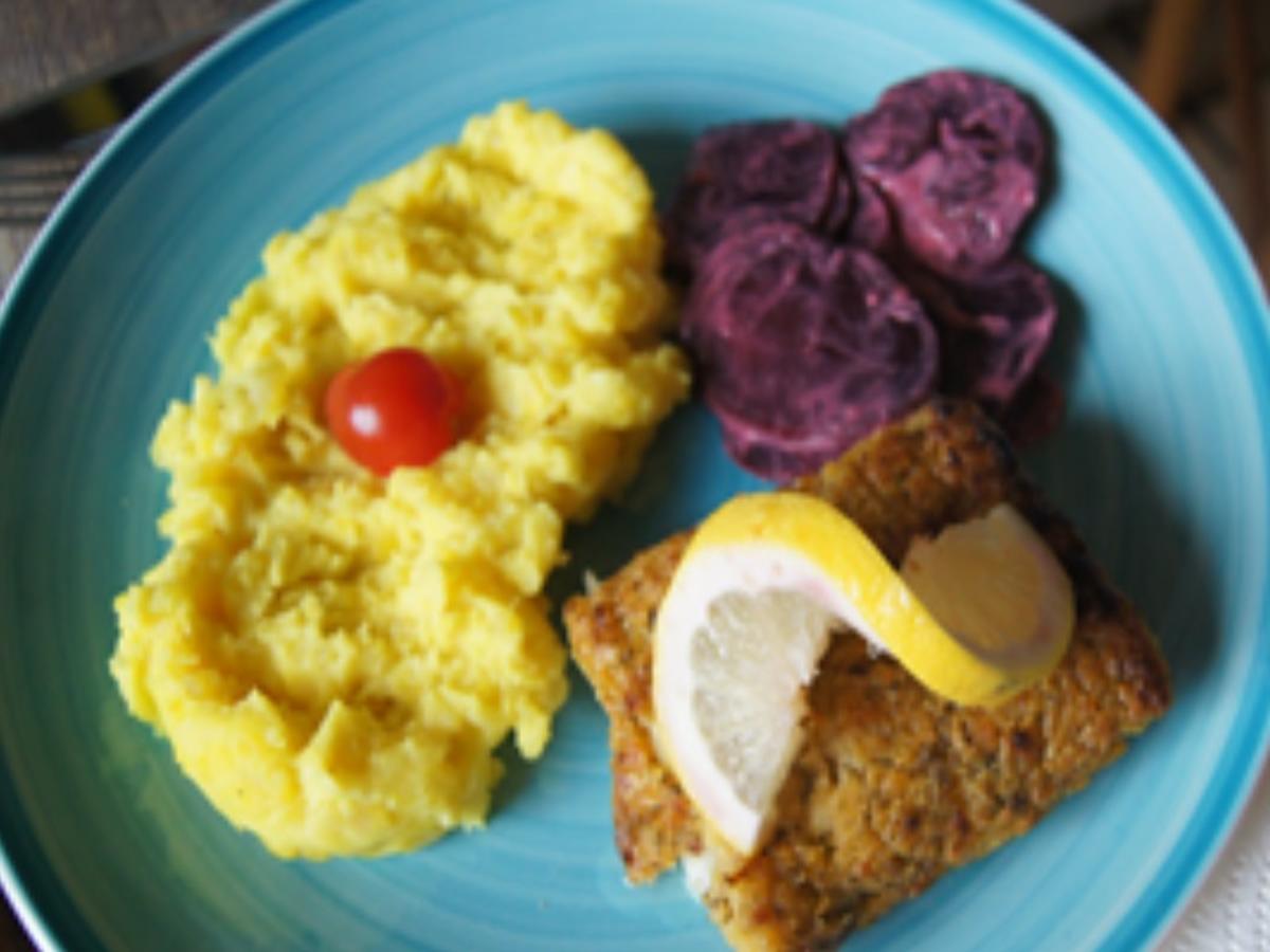 Seelachsfilet à la Bordelaise mit Rote Bete Salat und cremigen ... Seelachsfilet à la Bordelaise mit Rote Bete Salat und cremigen ...