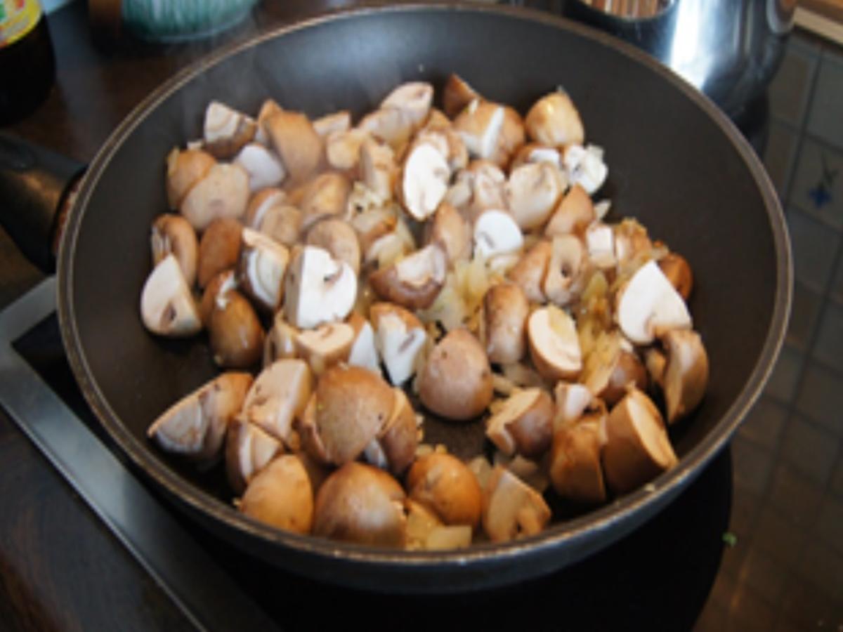 Würzige Rahmchampignons mit Pellkartoffel-Drillingen - Rezept - kochbar.de