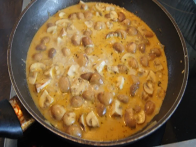 Würzige Rahmchampignons mit Pellkartoffel-Drillingen - Rezept - Bild Nr. 8