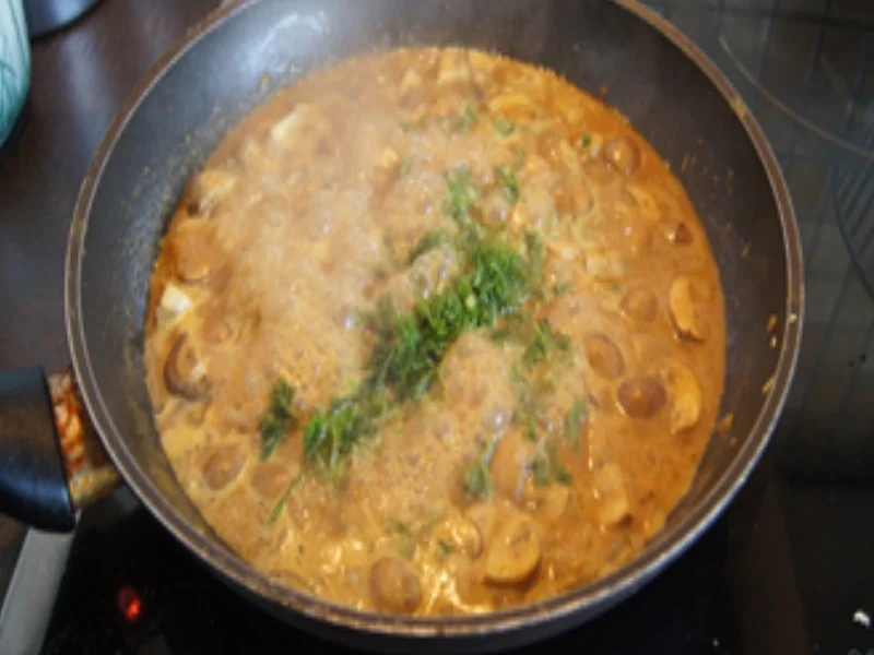 Würzige Rahmchampignons mit Pellkartoffel-Drillingen - Rezept - Bild Nr. 9