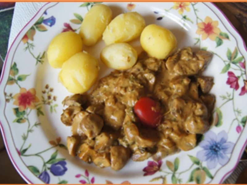 Würzige Rahmchampignons mit Pellkartoffel-Drillingen - Rezept - Bild Nr. 13