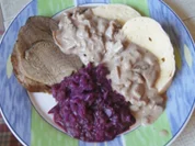 Wildschweinbraten mit Steinpilzen und Beilagen - Rezept - Bild Nr. 16281