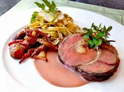 Rosa di Parma - Rollbraten vom Rinderfilet in Lambrusco - Rezept - Bild Nr. 16299