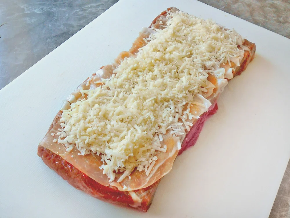 Rezept: Rosa di Parma - Rollbraten vom Rinderfilet in Lambrusco Bild Nr. 16302 Rosa di Parma - Rollbraten vom Rinderfilet in Lambrusco - Rezept - Bild Nr. 16302