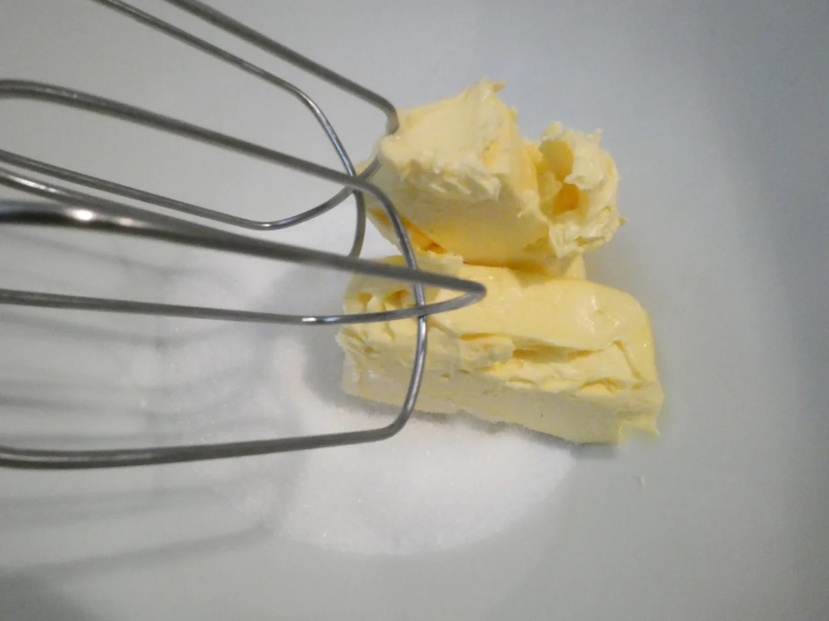 Spekulatius-Gugelhupf mit Kirschen und on Top Walnuss-Karamell - Rezept - Bild Nr. 16306