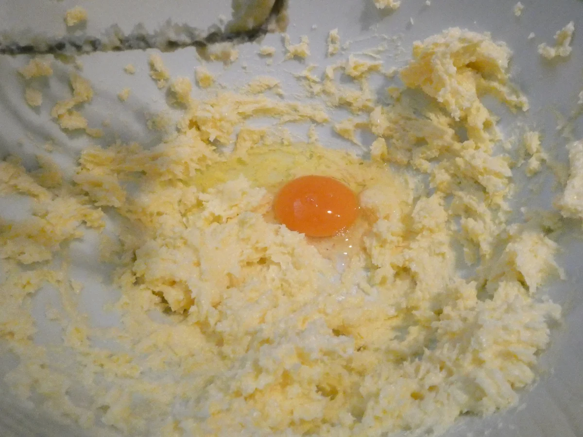 Spekulatius-Gugelhupf mit Kirschen und on Top Walnuss-Karamell - Rezept - Bild Nr. 16307