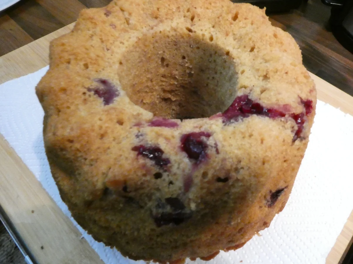 Spekulatius-Gugelhupf mit Kirschen und on Top Walnuss-Karamell - Rezept - Bild Nr. 16312