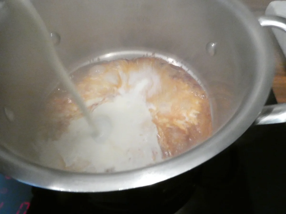 Spekulatius-Gugelhupf mit Kirschen und on Top Walnuss-Karamell - Rezept - Bild Nr. 16316