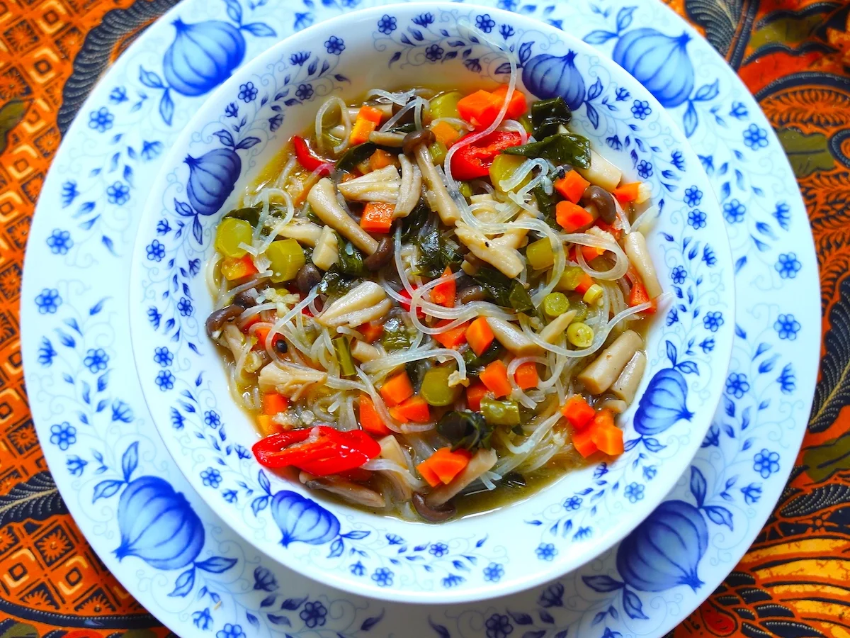 Gemüse-Pilz-Potpourri mit Nudeln - Rezept - Bild Nr. 16306