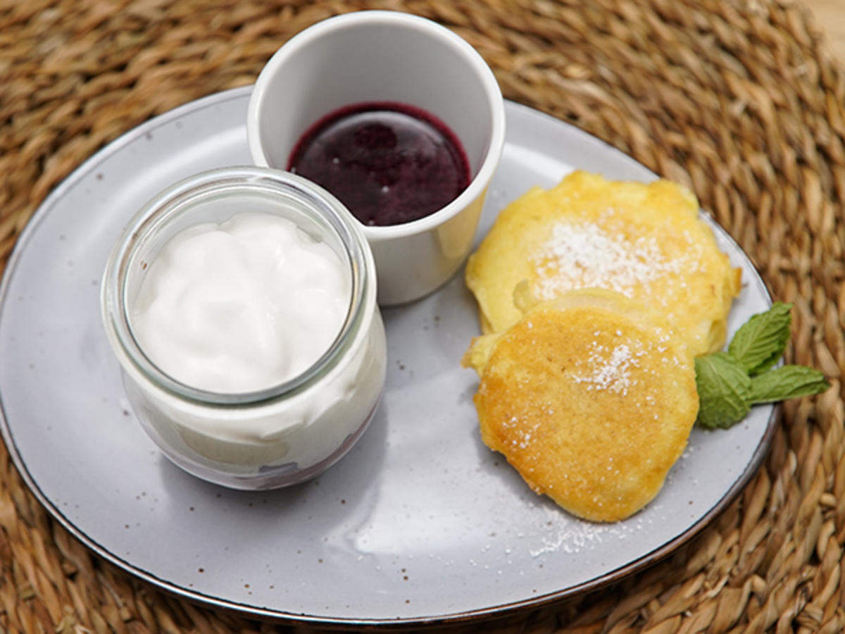 Birnen-Kaicherl mit Schokomousse und Heidelbeer-Sauce - Rezept - Bild Nr. 16306