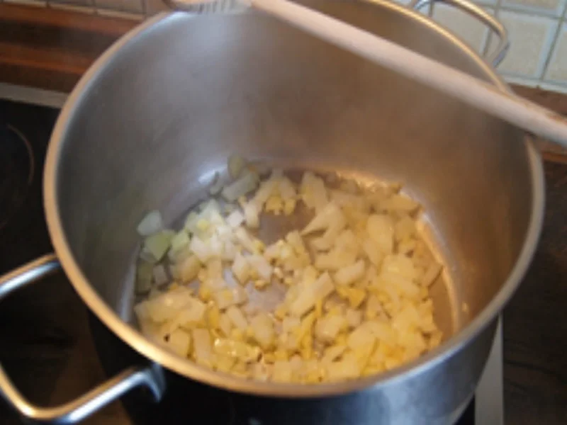 Asiatisch gewürzte Kürbiscremesuppe mit Garneleneinlage - Rezept - Bild Nr. 16312