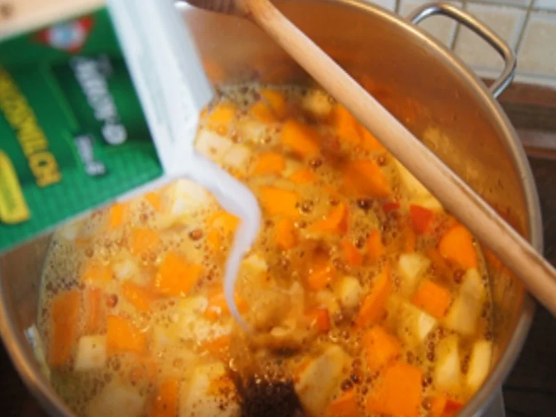 Asiatisch gewürzte Kürbiscremesuppe mit Garneleneinlage - Rezept - Bild Nr. 16316