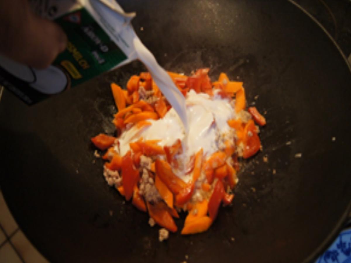 Curry-Wok mit Hackfleisch, Gemüse und Reisnudeln - Rezept - Bild Nr. 8