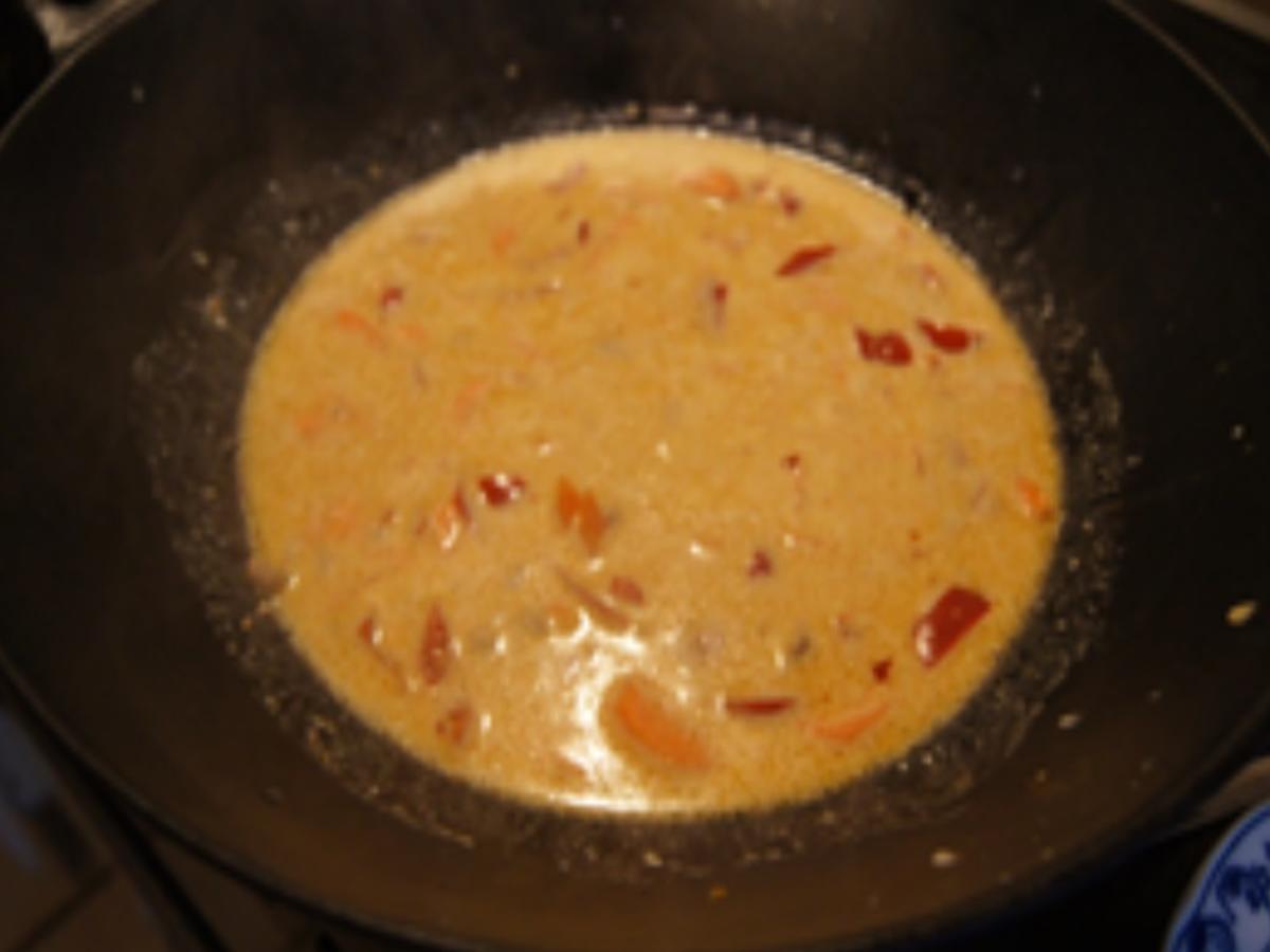 Curry-Wok mit Hackfleisch, Gemüse und Reisnudeln - Rezept - Bild Nr. 11