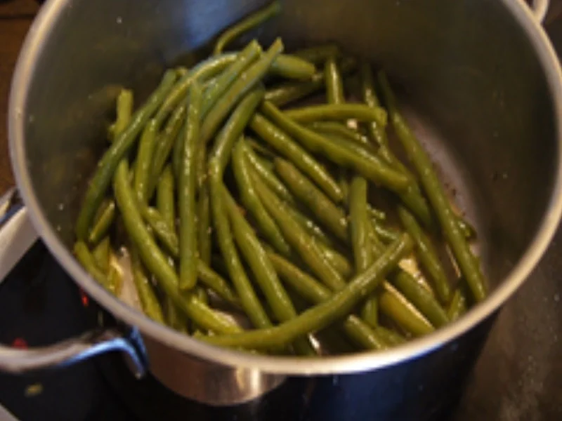 Rezept: Mini-Schnitzel mit Bobby-Bohnen und Brat-Drillingen Bild Nr. 9 Mini-Schnitzel mit Bobby-Bohnen und Brat-Drillingen - Rezept - Bild Nr. 9