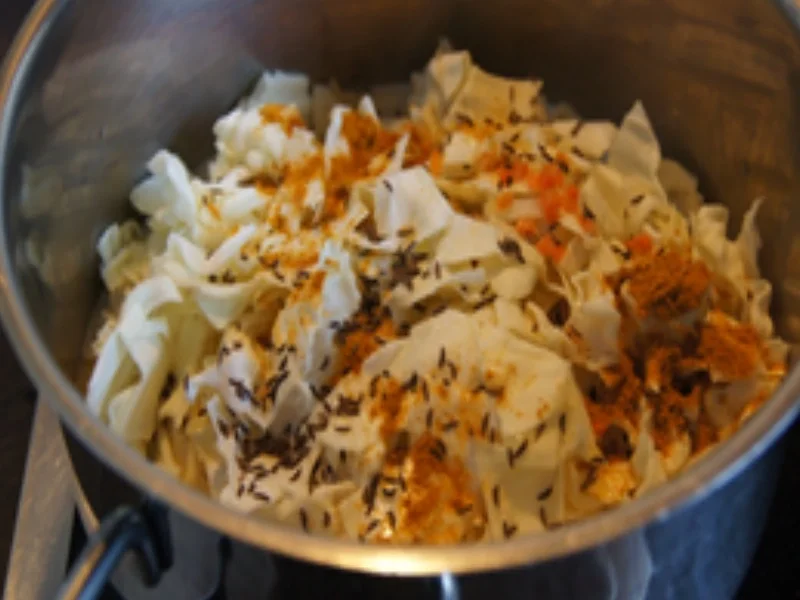 Rezept: Kartoffel-Spitzkohl-Eintopf Bild Nr. 10 Kartoffel-Spitzkohl-Eintopf - Rezept - Bild Nr. 10