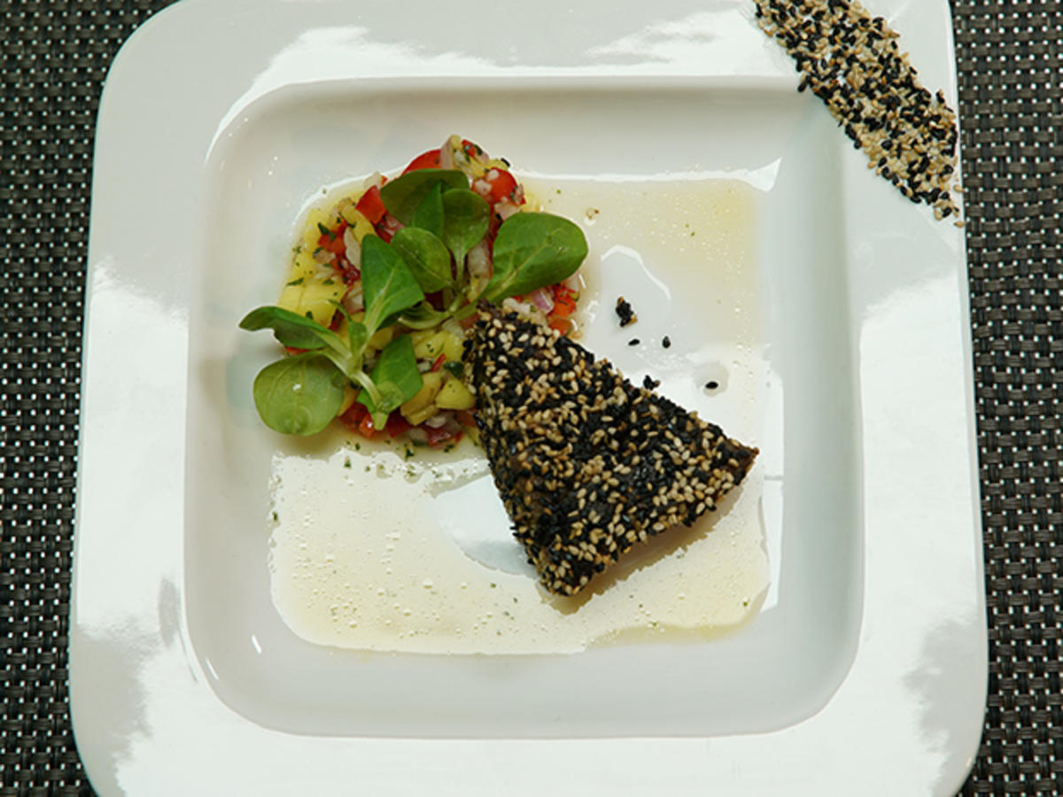 Sesam Thunfisch an feurigfruchtigem Mango-Chili-Feld Salat - Rezept - Bild Nr. 16306