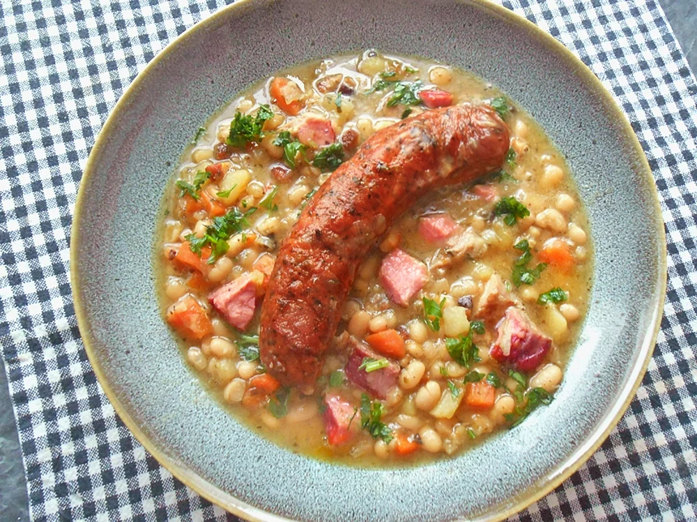 Rezept: Bohneneintopf mit Speck, Kassler und Knacker Bild Nr. 16306 Bohneneintopf mit Speck, Kassler und Knacker - Rezept - Bild Nr. 16306