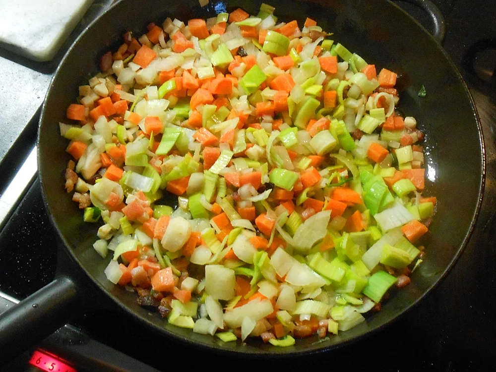 Rezept: Bohneneintopf mit Speck, Kassler und Knacker Bild Nr. 16312 Bohneneintopf mit Speck, Kassler und Knacker - Rezept - Bild Nr. 16312