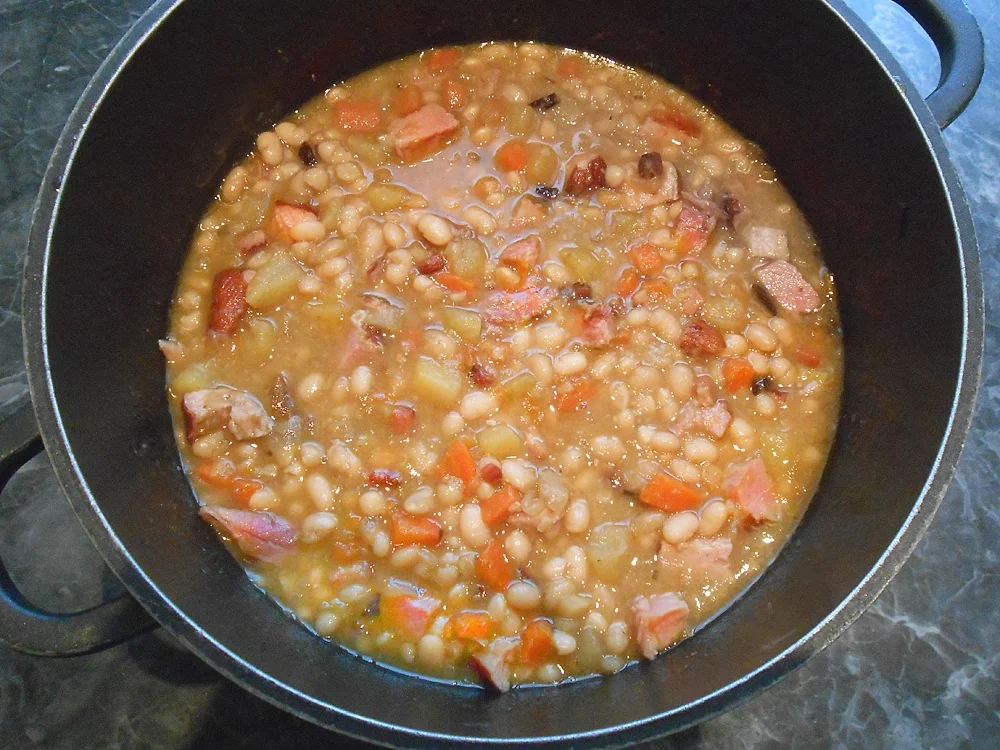 Rezept: Bohneneintopf mit Speck, Kassler und Knacker Bild Nr. 16315 Bohneneintopf mit Speck, Kassler und Knacker - Rezept - Bild Nr. 16315