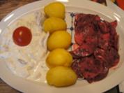 Heringsfilet in Sahnesauce mit Pellkartoffeln und Rote Bete Salat - Rezept - Bild Nr. 2